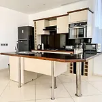 Madewi Apartment